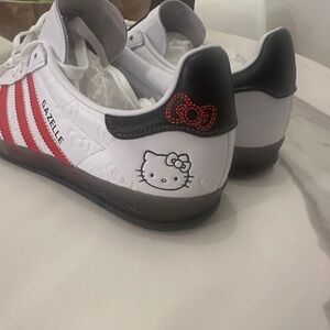 Adidas Hello Kitty Gazelle BNIB sz 6